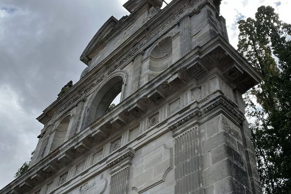 Façade des Carmélites de Gisors à Forges-les-Eaux - été 2026
