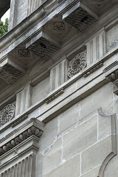 Façade des Carmélites de Gisors à Forges-les-Eaux - été 2026